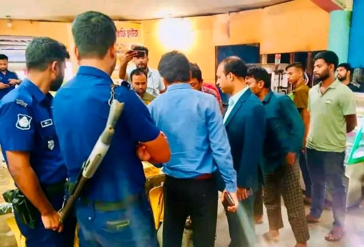 খাগড়াছড়িতে তিনটি প্রতিষ্ঠানকে ৫০ হাজার টাকা জরিমানা করেছে 