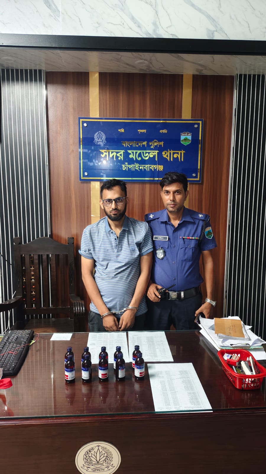 সদর মডেল থানার অভিযানে ১০ বোতল এস্কাফ সিরাপসহ যুবক গ্রেপ্তার...