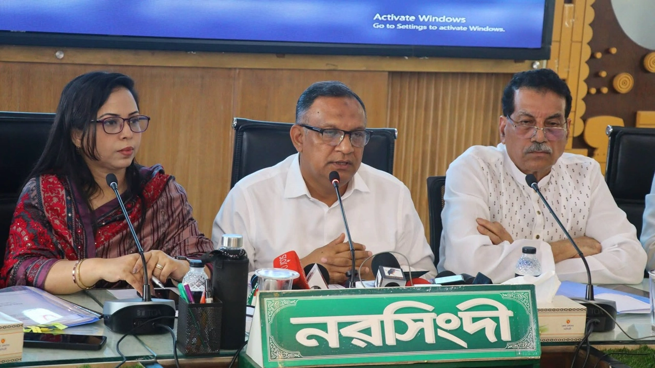 গত ১৭ বছর শতভাগ বিদ্যুতের সকল বয়ানই ছিলো শুভঙ্করের ফাঁকি: বস্ত্র ও পাট প্রতিমন্ত্রী...